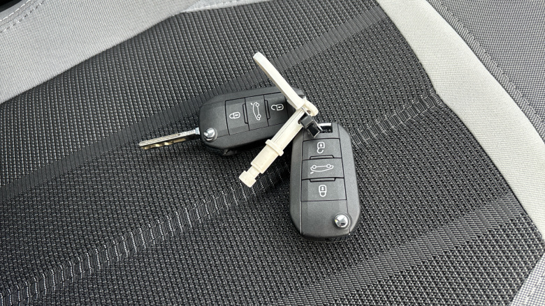 Vauxhall Mokka 100kW Design 50kWh 5dr Auto Electric Hatchback